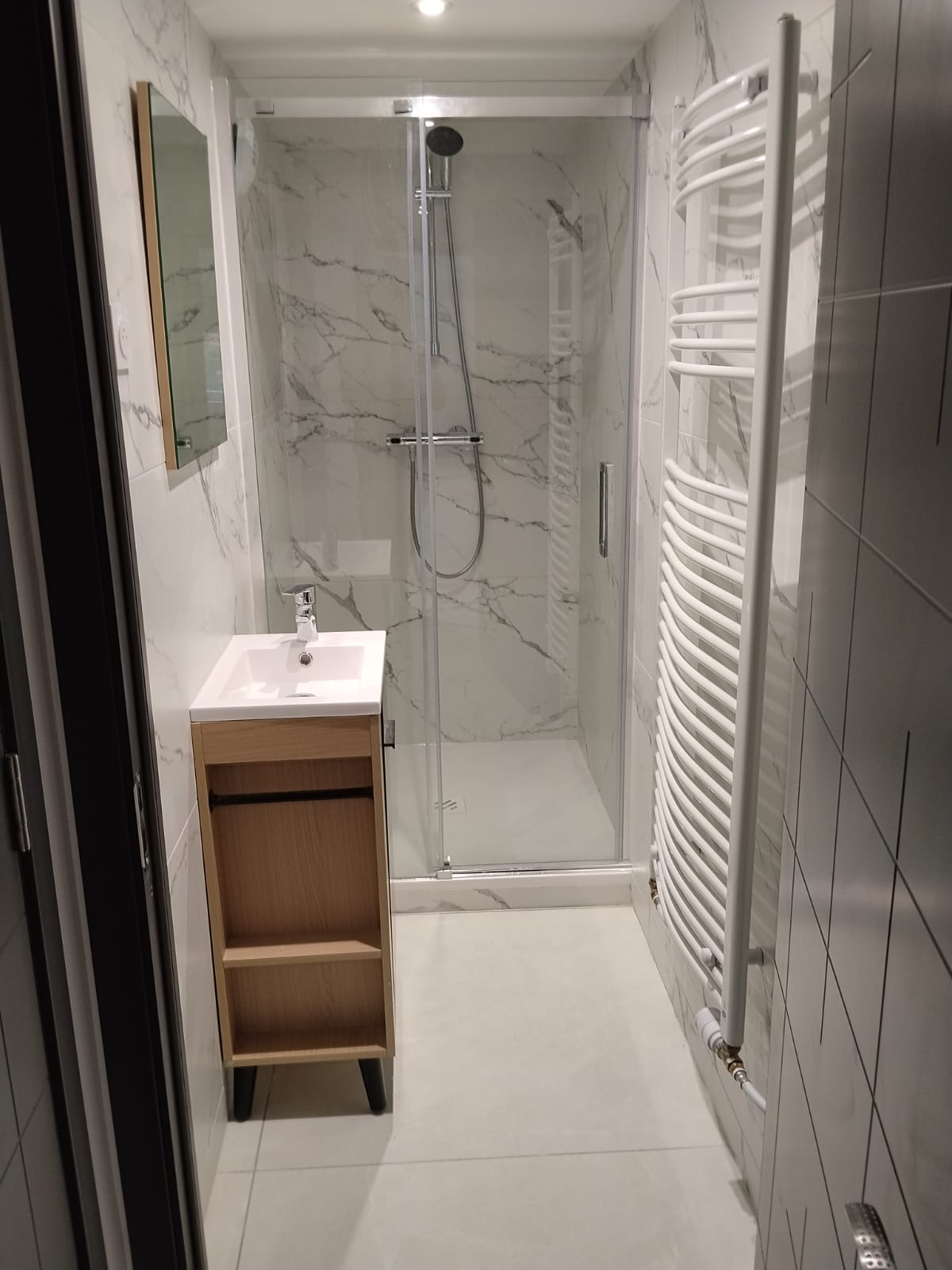 Plomberie — salle de bains livrée, réalisation Cyborg Bâtiment